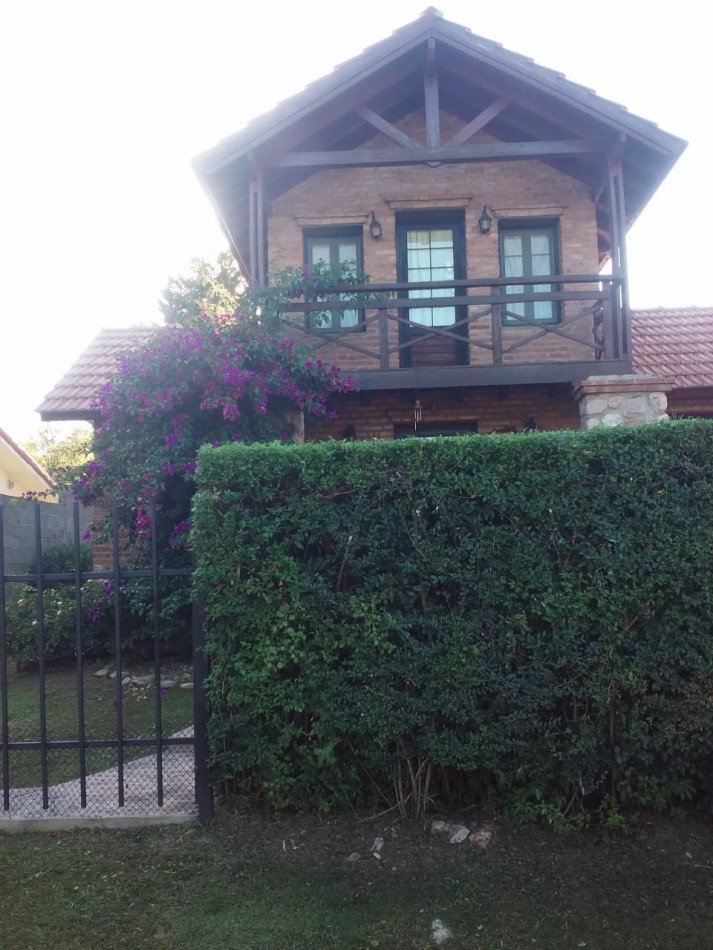 Hermosa Casa de 3 Ambientes en Villa de Merlo, San Luis Vende o Permuta