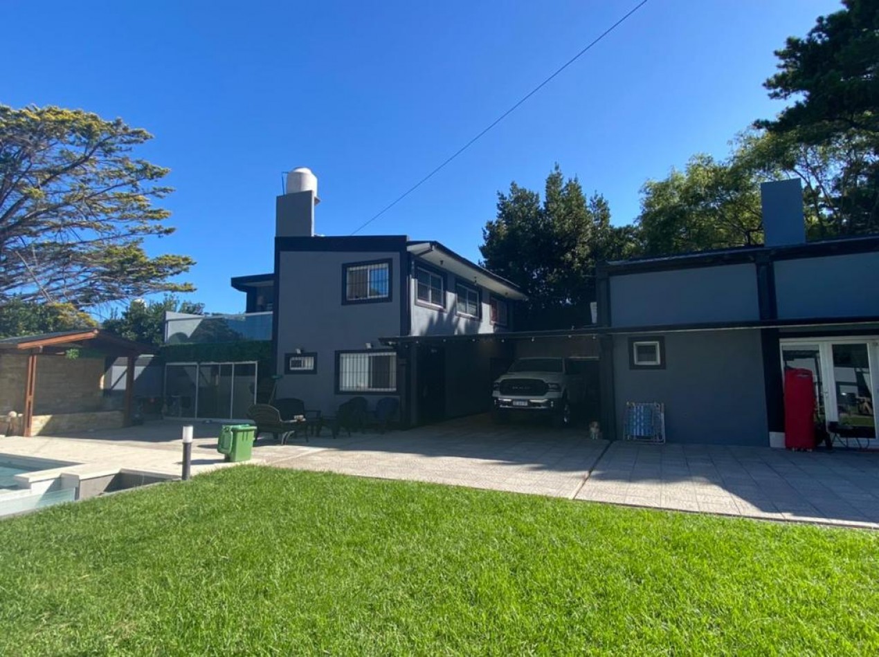 Casa de 6 Ambientes de Categoria en El Barrio Atlantida, en Santa Clara del Mar