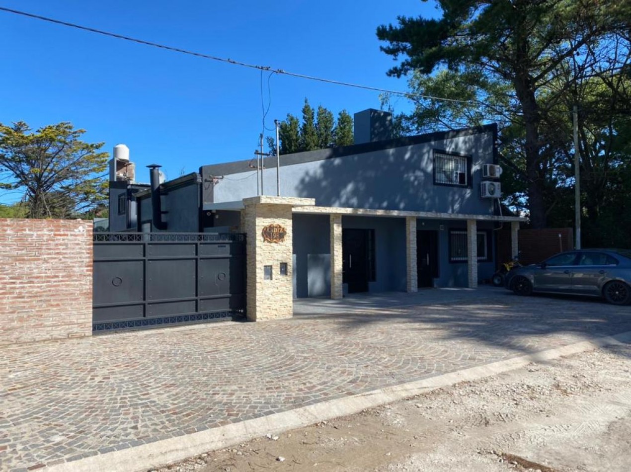 Casa de 6 Ambientes de Categoria en El Barrio Atlantida, en Santa Clara del Mar