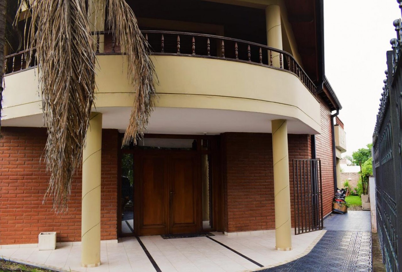 Amplio Chalet de 5 Ambientes en Villa Carlos Paz Vende o Permuta