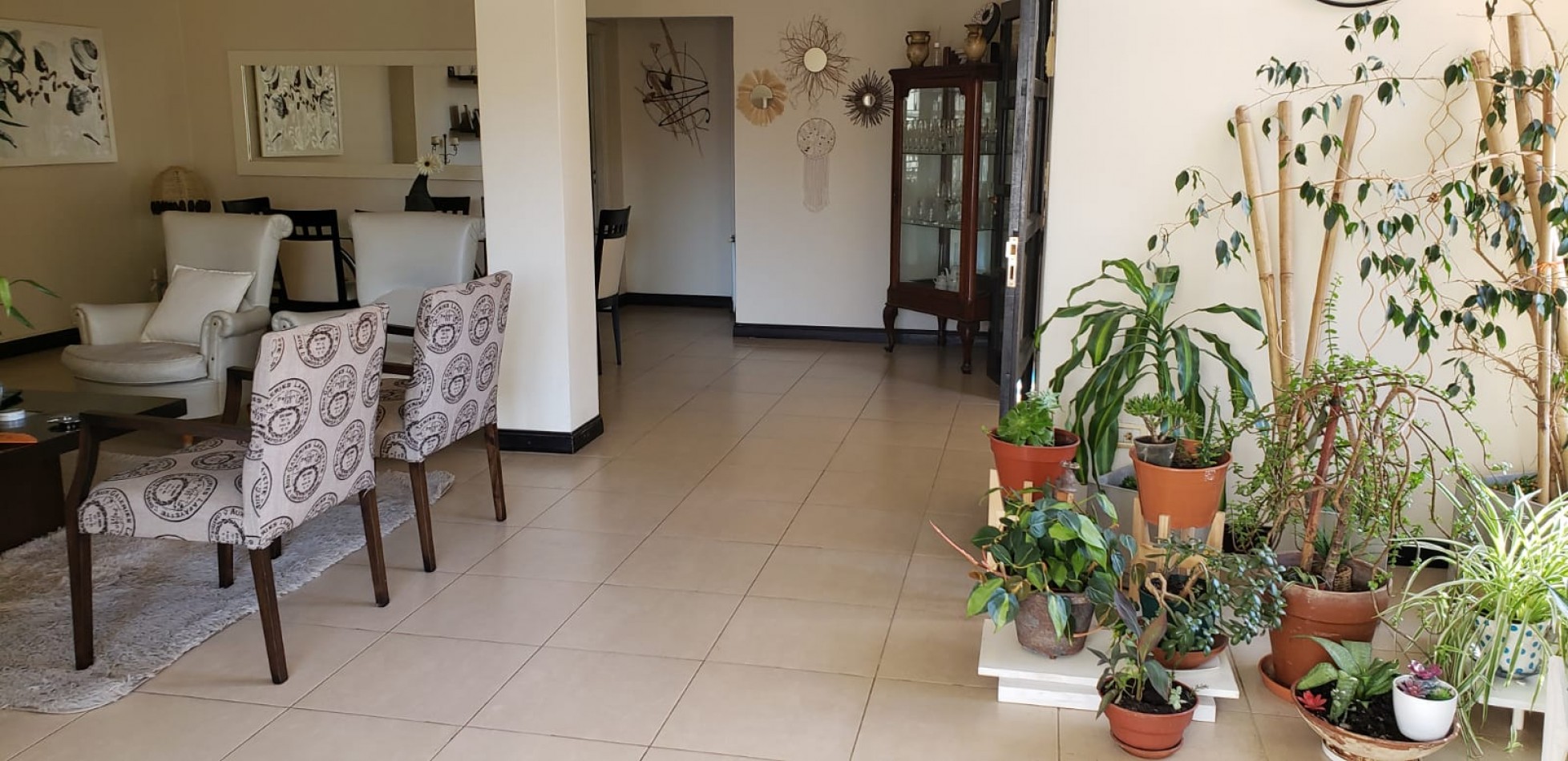 DEPARTAMENTO 4 AMBIENTES AL LATERAL ABUERTO EN LA PERLA