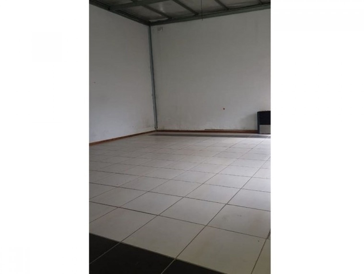 LOCAL DE 200 m2 APROXIMADAMENTE EN AVENIDA LIBERTAD Y AV. JARA