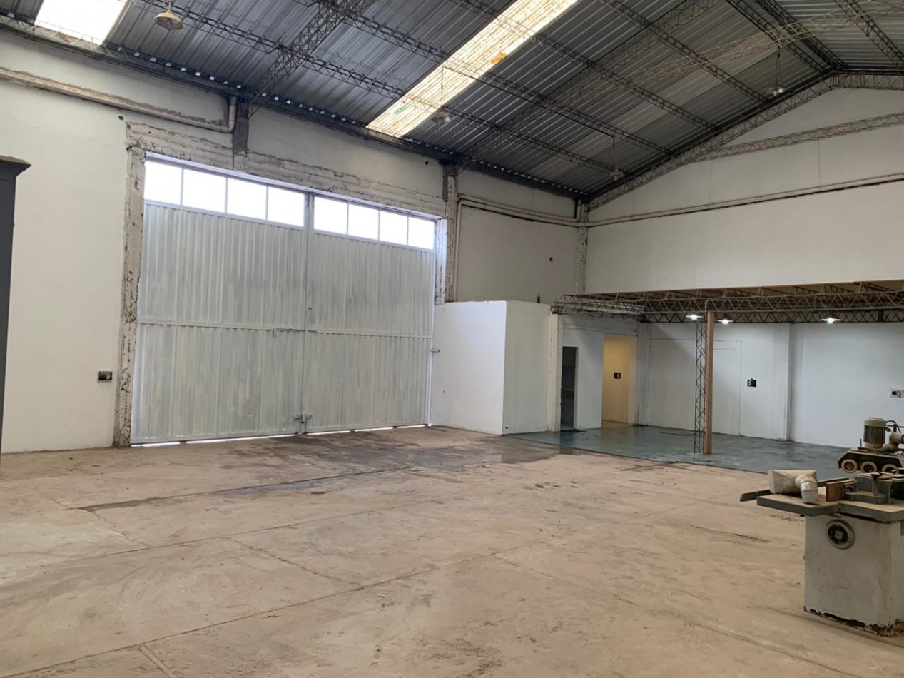 GALPON EN ZONA INDUSTRIAL DE 300 M2