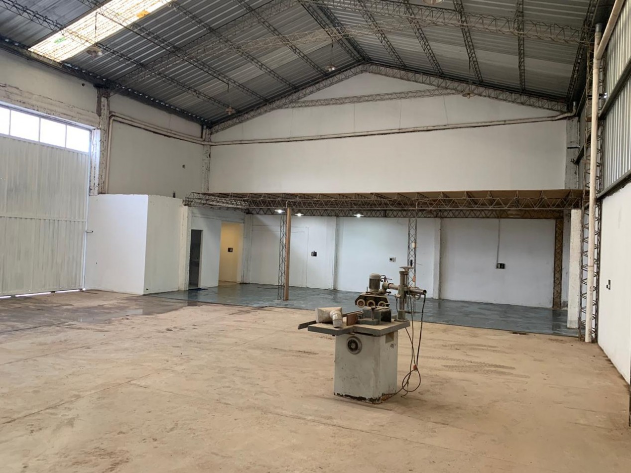 GALPON EN ZONA INDUSTRIAL DE 300 M2