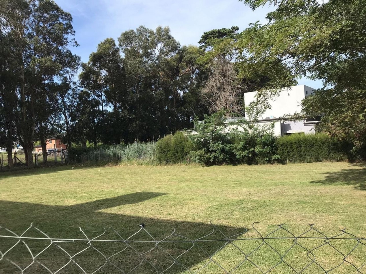 LOTE DE 870 M2 EN EL BARRIO PRIVADO BARRANCAS DE SAN BENITO