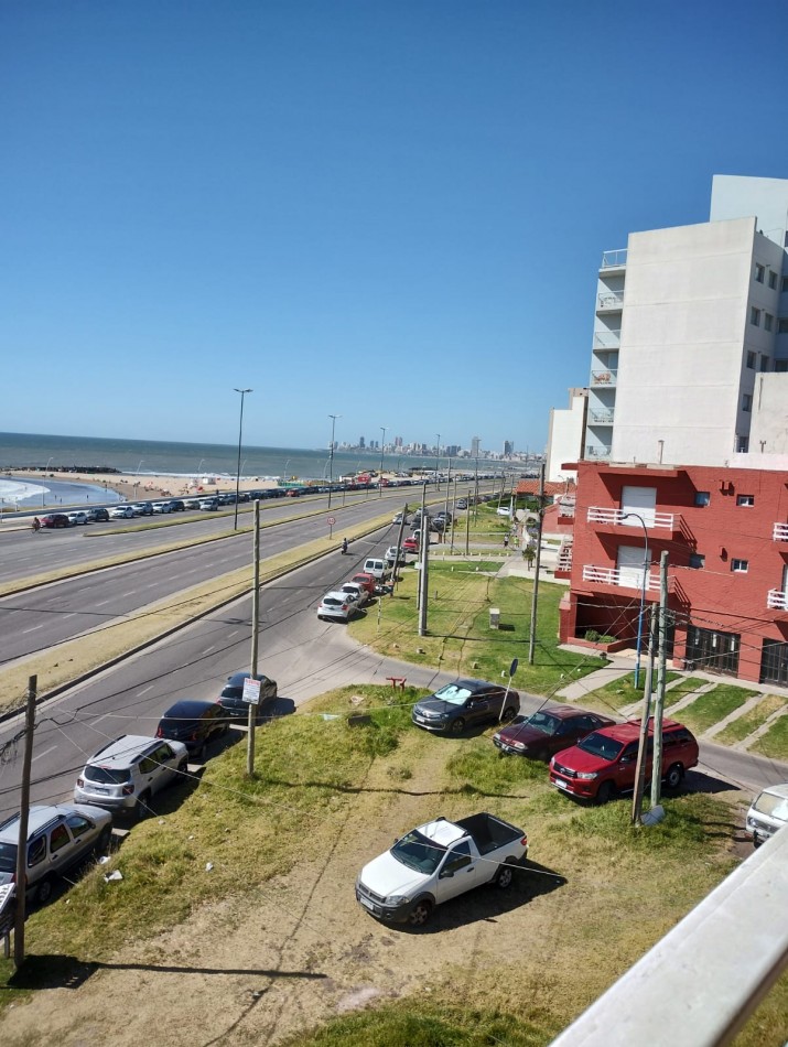 DEPARTAMENTO 2 AMB FRENTE AL MAR CON COCHERA Y BAULERA EN UN 3°ER.PISO POR ESCALERA EN CONSTITUCION