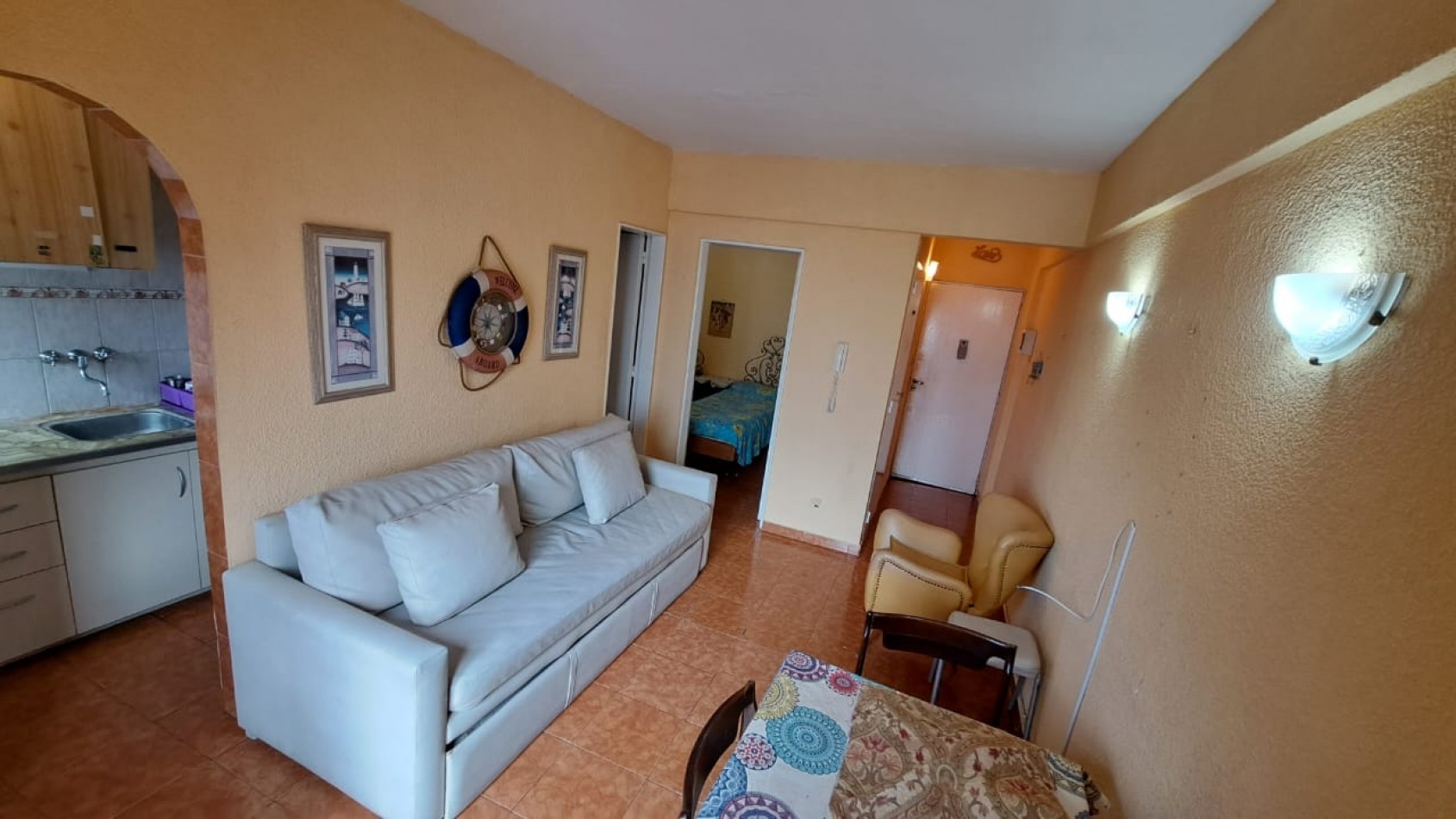 DEPARTAMENTO 2 AMBIENTES CON BALCON CORRIDO, VISTA PARCIAL AL MAR Y COCHERA EN ALDREY