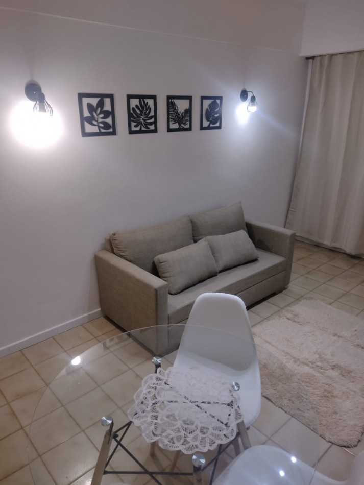 DEPARTAMENTO 2 AMBIENTES CON BALCON A LA CALLE Y VISTA LATERAL AL MAR EN ALDREY