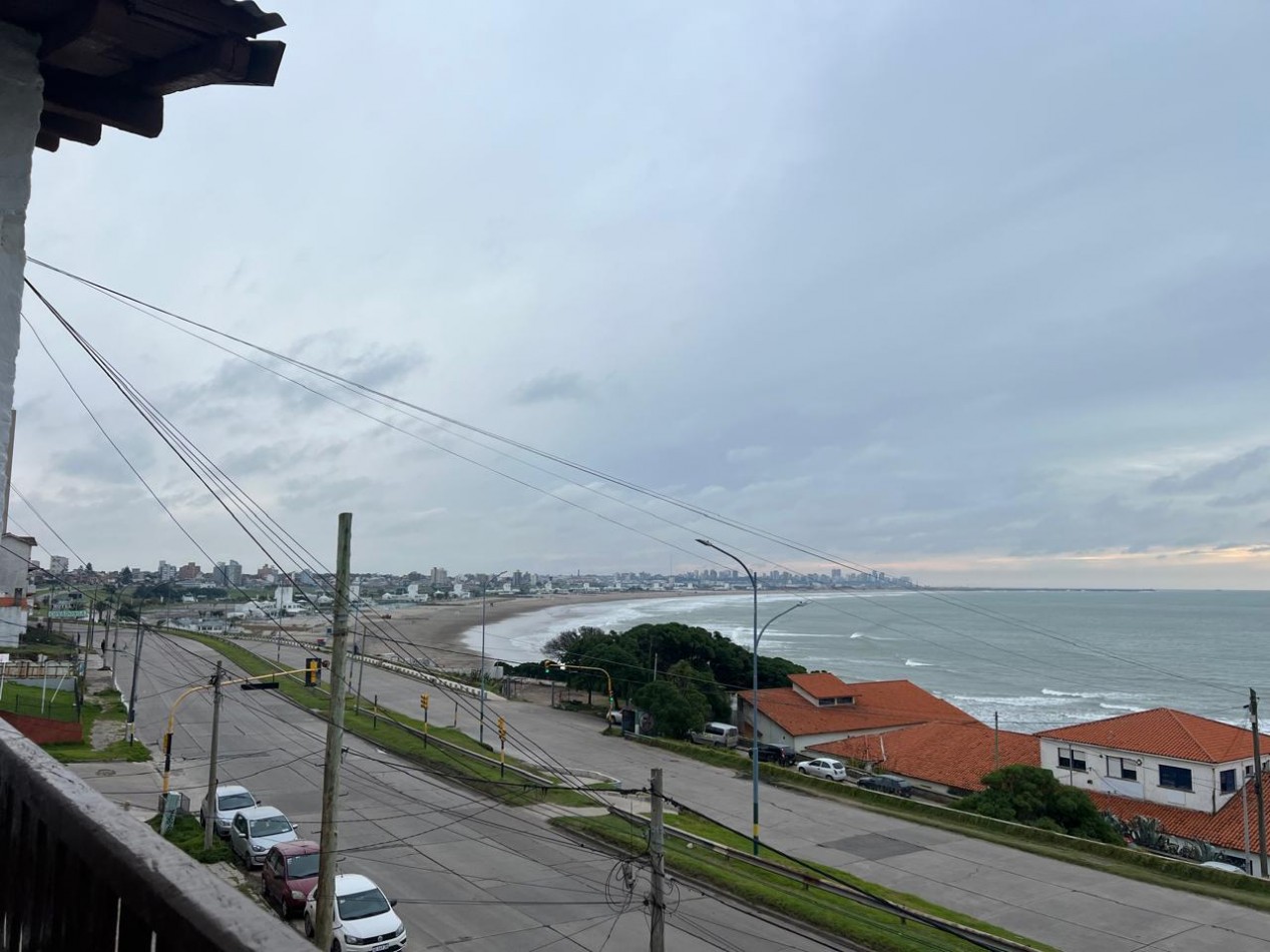 DEPARTAMENTO CON VISTA PLENA AL MAR EN SEGUNDO PISO POR ESCALERA EN PLAYA WAIKIKI, PUNTA MOGOTES