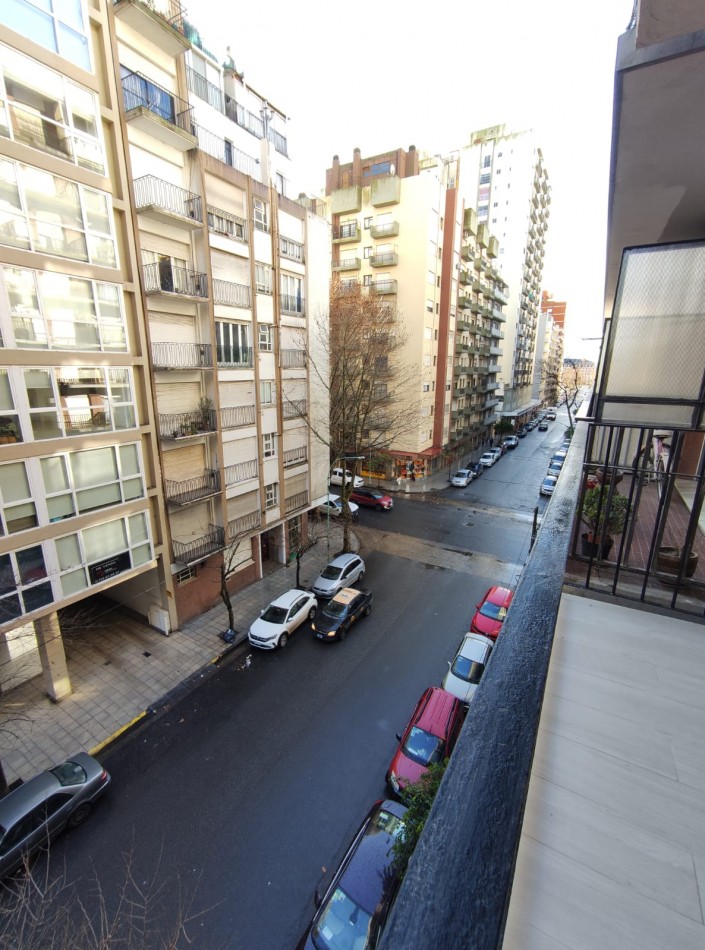 DEPARTAMENTO 2 AMBIENTES CON BALCON A LA CALLE, A 3 CALLES DE LA PLAYA EN ALDREY