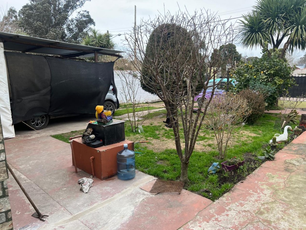 CASA DE 4 AMBIENTES CON COCHERA Y PARQUE EN PARQUE CAMET A 10 CUADRAS DE LA PLAYA