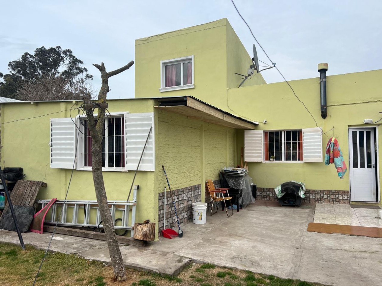 CASA DE 4 AMBIENTES CON COCHERA Y PARQUE EN PARQUE CAMET A 10 CUADRAS DE LA PLAYA