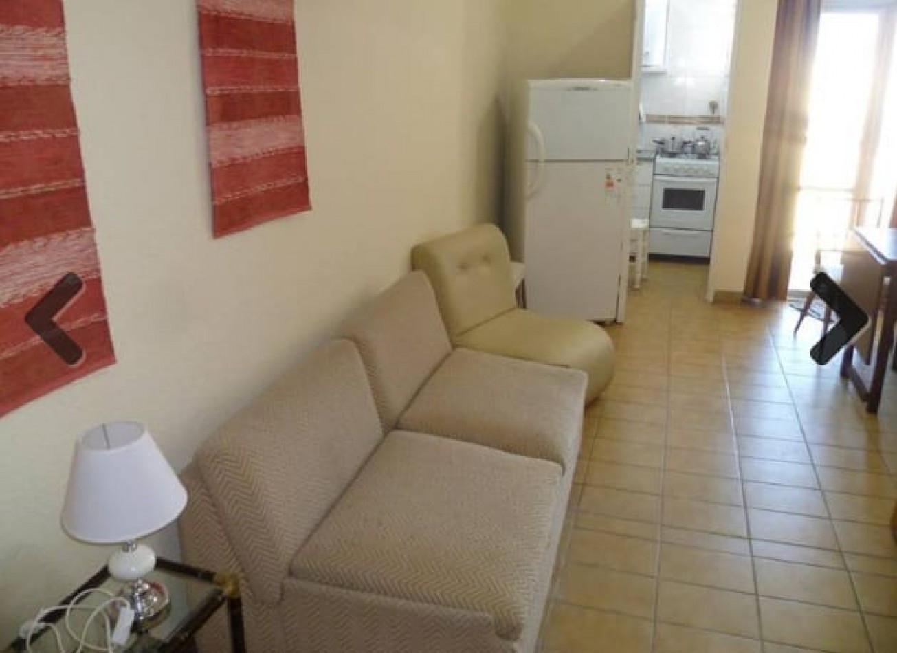 DEPARTAMENTO 1 AMBIENTE AL CONTRAFRENTE CON VISTA ABIERTA EN PLAZA MITRE. APTO CREDITO
