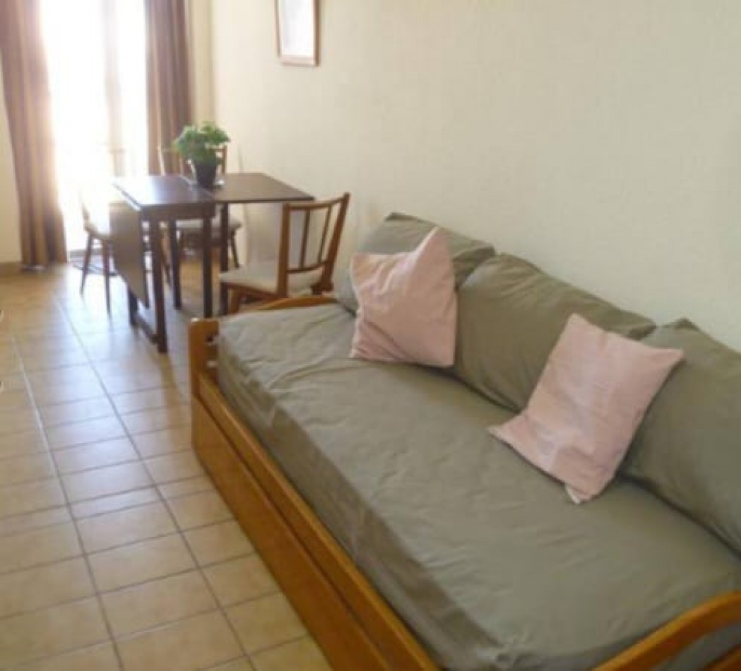 DEPARTAMENTO 1 AMBIENTE AL CONTRAFRENTE CON VISTA ABIERTA EN PLAZA MITRE. APTO CREDITO
