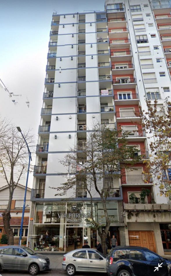 DEPARTAMENTO 1 AMBIENTE AL CONTRAFRENTE CON VISTA ABIERTA EN PLAZA MITRE. APTO CREDITO