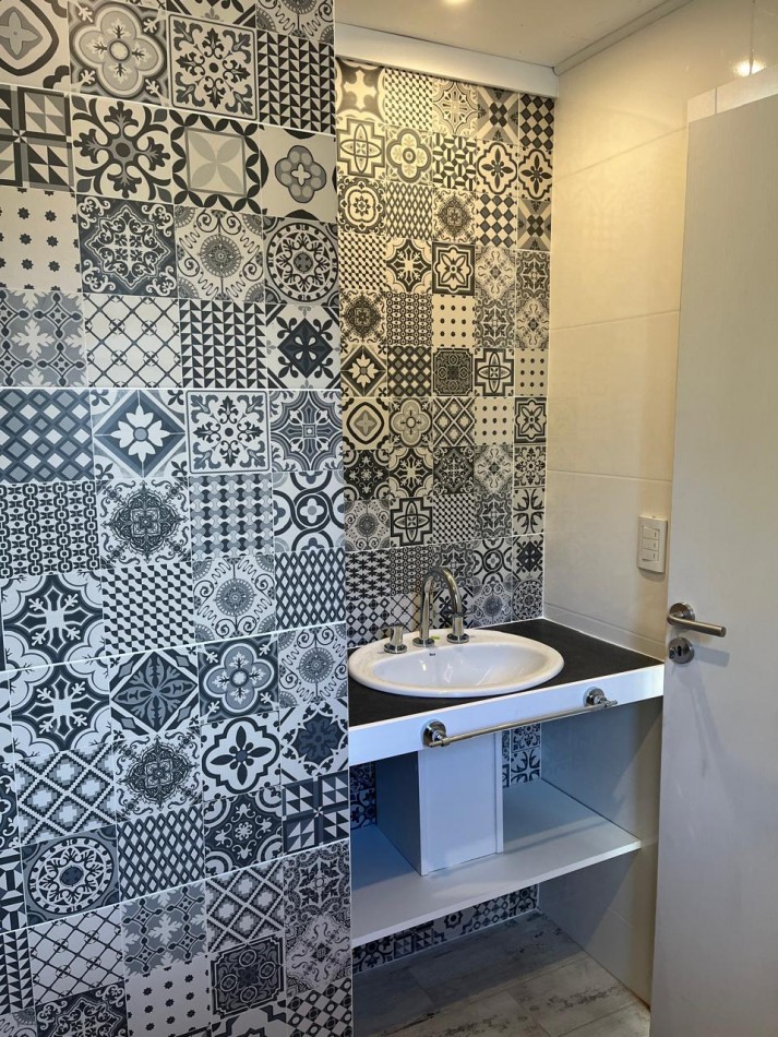 CASA 4 AMBIENTES DE 175 M2 APROX CON QUINCHO EN RUMENCO JOVEN VENDE Y PERMUTA