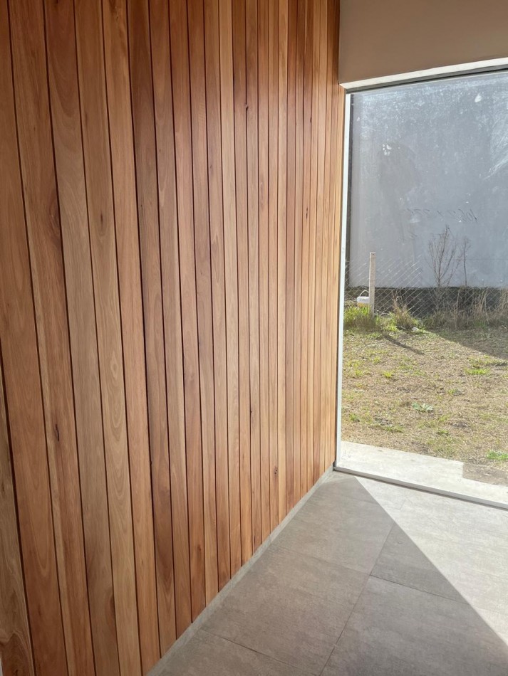 CASA 4 AMBIENTES DE 175 M2 APROX CON QUINCHO EN RUMENCO JOVEN VENDE Y PERMUTA