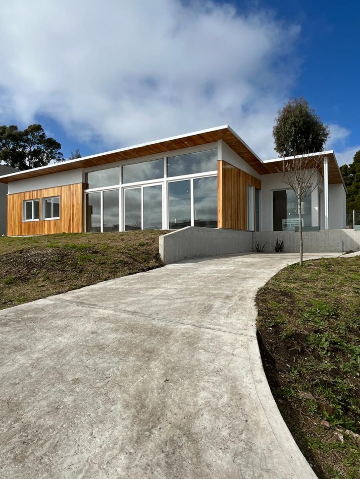 CASA 4 AMBIENTES DE 175 M2 APROX CON QUINCHO EN RUMENCO JOVEN VENDE Y PERMUTA