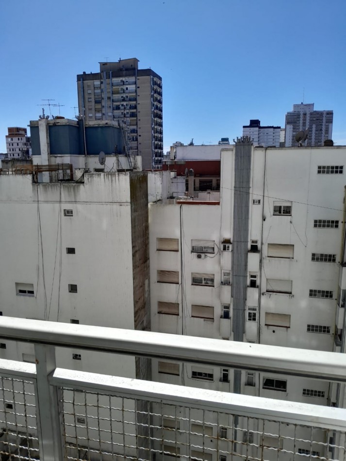 DEPARTAMENTO 1 AMBIENTE CON VISTA ABIERTA Y BALCON AL LATERAL EN EDIFICIO  MARAL 33 