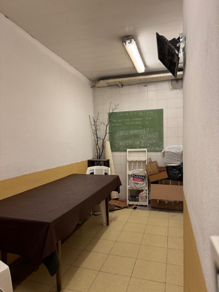 GALPON CONSTRUIDO SOBRE 3 LOTES, POSEE 539M2 TOTALES VENDE Y PERMUTA ( APTO CREDITO)