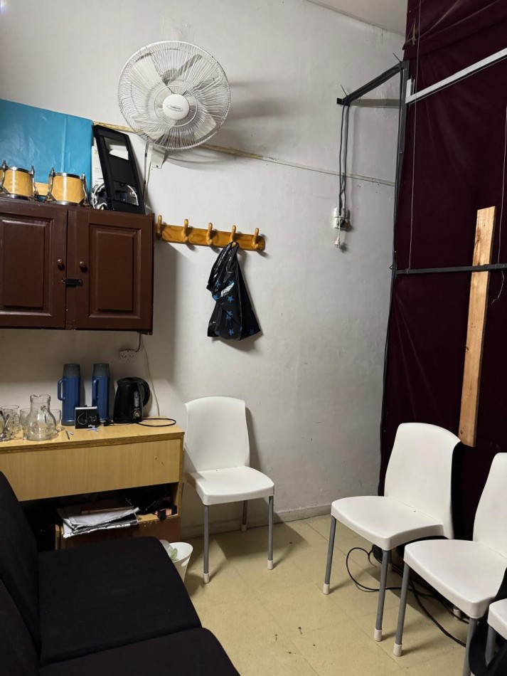 GALPON CONSTRUIDO SOBRE 3 LOTES, POSEE 539M2 TOTALES VENDE Y PERMUTA ( APTO CREDITO)