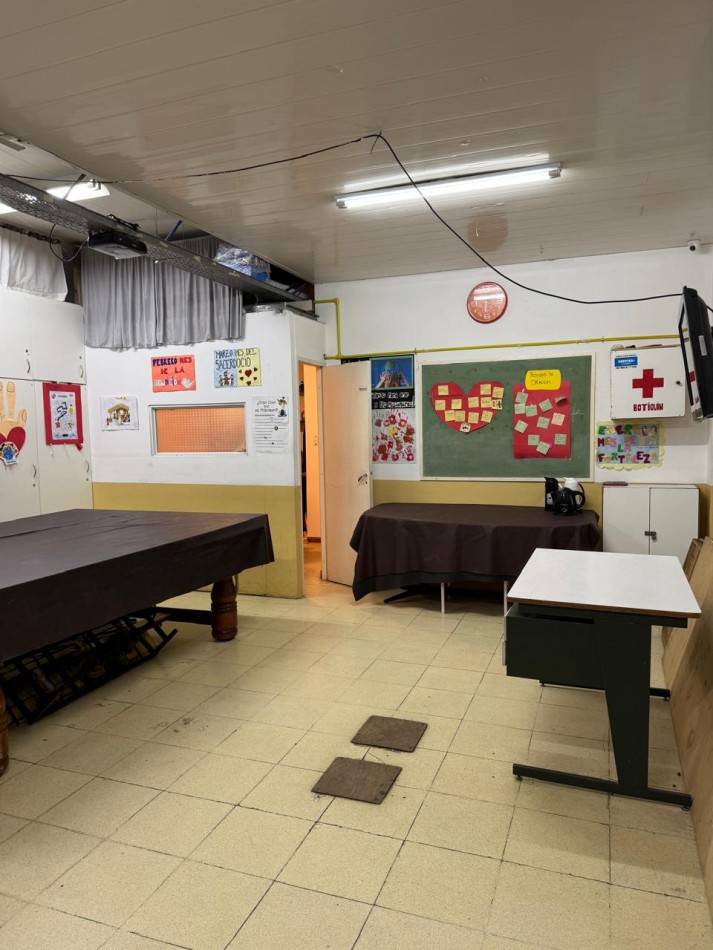 GALPON CONSTRUIDO SOBRE 3 LOTES, POSEE 539M2 TOTALES VENDE Y PERMUTA ( APTO CREDITO)