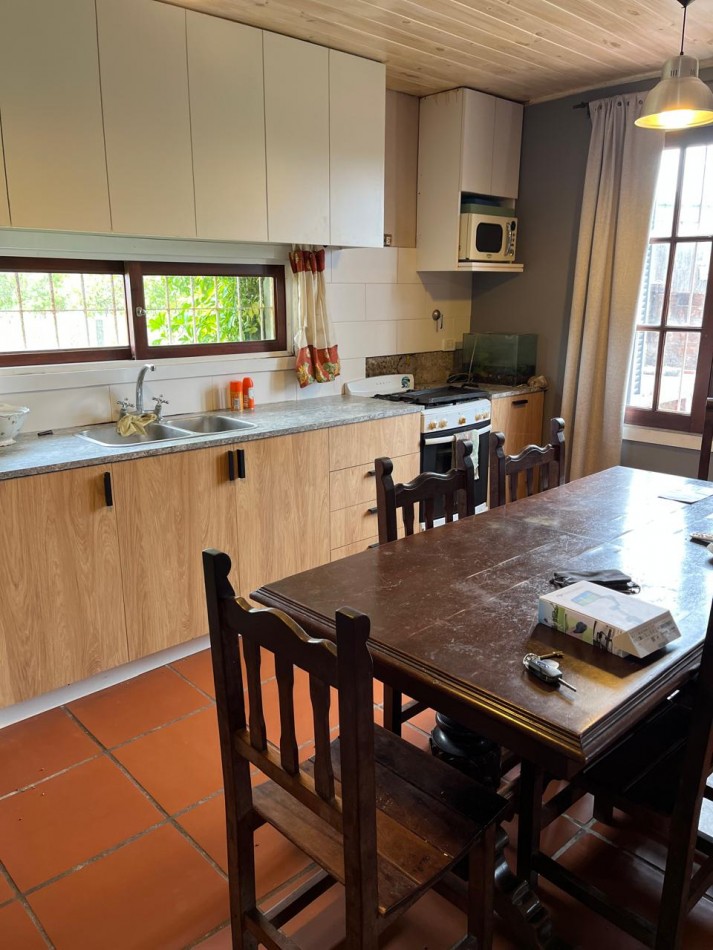 CASA DE 3 AMB CON PARQUE, SOBRE LOTE DE 400M2 EN SAN EDUARDO DEL MAR. APTO CREDITO