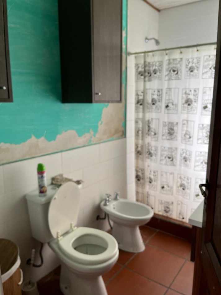 CASA DE 3 AMB CON PARQUE, SOBRE LOTE DE 400M2 EN SAN EDUARDO DEL MAR. APTO CREDITO