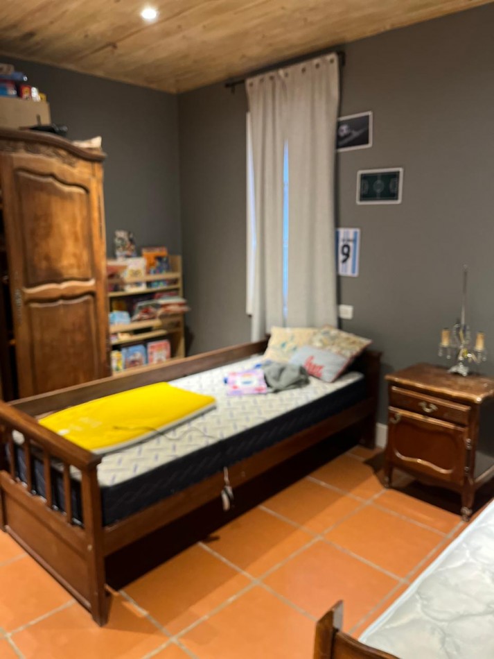 CASA DE 3 AMB CON PARQUE, SOBRE LOTE DE 400M2 EN SAN EDUARDO DEL MAR. APTO CREDITO