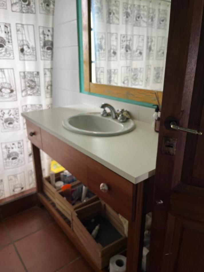 CASA DE 3 AMB CON PARQUE, SOBRE LOTE DE 400M2 EN SAN EDUARDO DEL MAR. APTO CREDITO