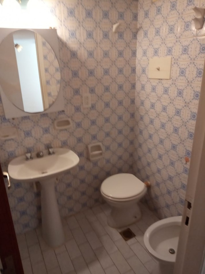 DEPARTAMENTO DE 3 AMBIENTES CON BALCON A LA CALLE Y COCHERA EN LA PERLA