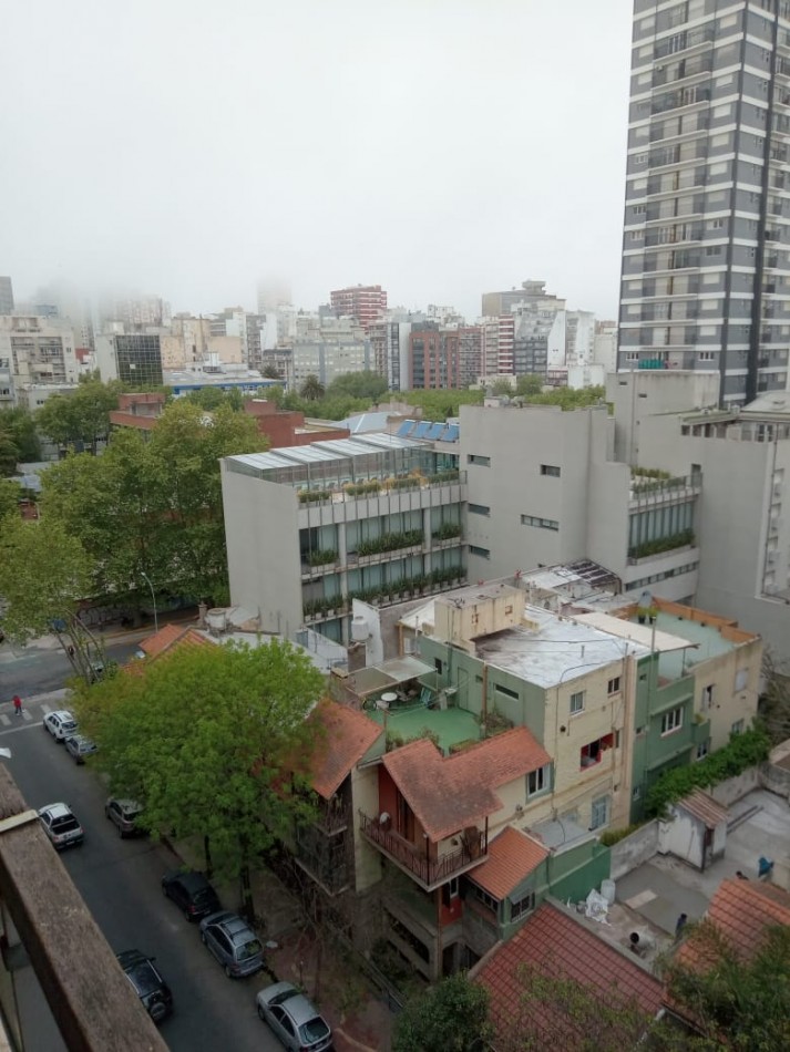 DEPARTAMENTO DE 3 AMBIENTES CON BALCON A LA CALLE Y COCHERA EN LA PERLA