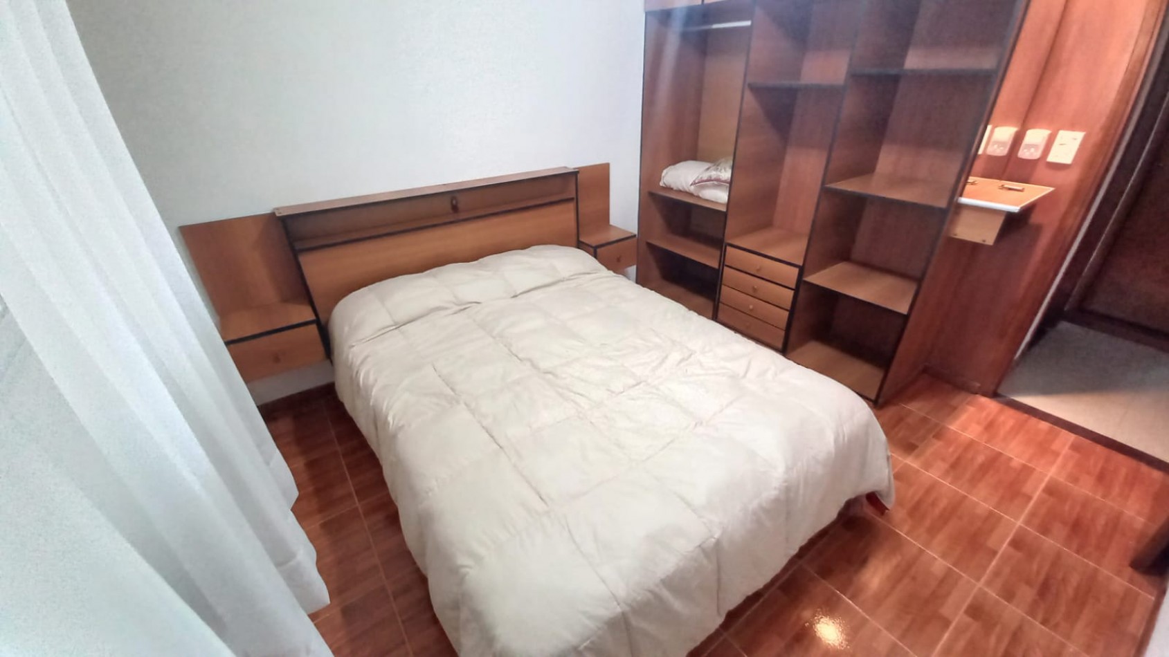 DEPARTAMENTO DE 2 AMBIENTES A LA CALLE CON BALCON CERRADO Y VISTA AL HOTEL PROVINCIAL 