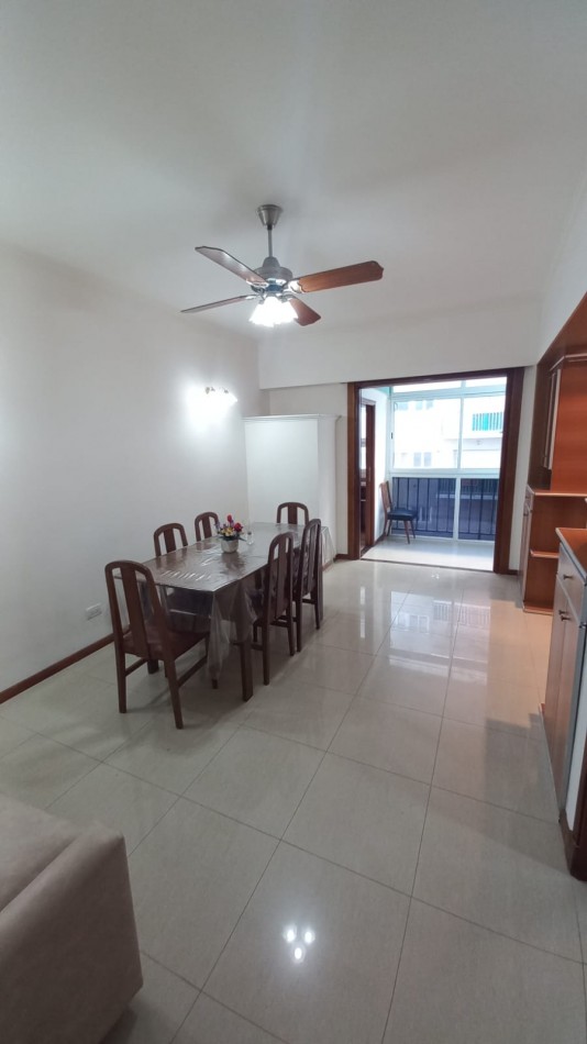 DEPARTAMENTO DE 2 AMBIENTES A LA CALLE CON BALCON CERRADO Y VISTA AL HOTEL PROVINCIAL 