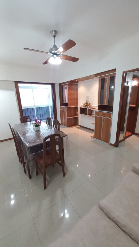 DEPARTAMENTO DE 2 AMBIENTES A LA CALLE CON BALCON CERRADO Y VISTA AL HOTEL PROVINCIAL 