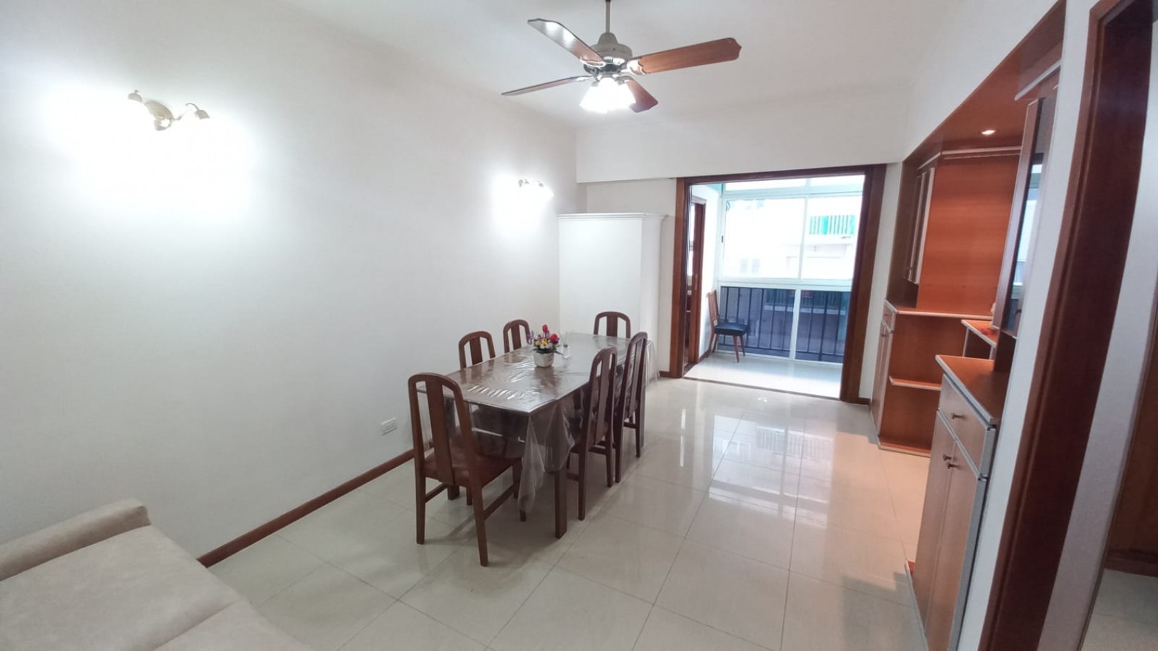 DEPARTAMENTO DE 2 AMBIENTES A LA CALLE CON BALCON CERRADO Y VISTA AL HOTEL PROVINCIAL 