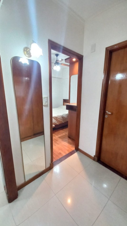 DEPARTAMENTO DE 2 AMBIENTES A LA CALLE CON BALCON CERRADO Y VISTA AL HOTEL PROVINCIAL 