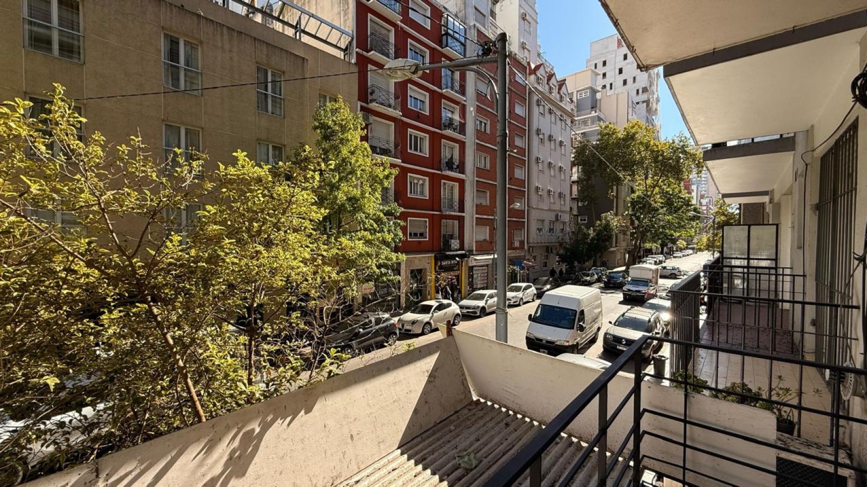DEPARTAMENTO 2 AMBIENTES CON BALCON A LA CALLE EN PLAZA COLON