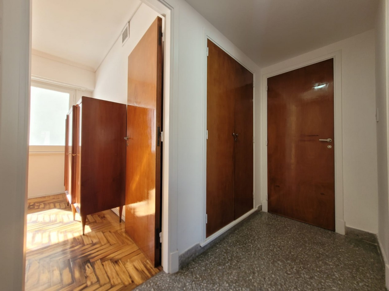 DEPARTAMENTO 3 AMBIENTES CON BALCON SALIENTE