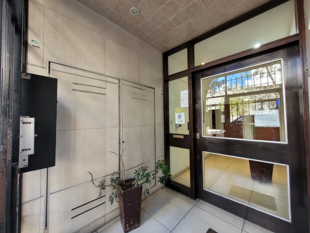 DEPARTAMENTO 3 AMBIENTES CON BALCON SALIENTE