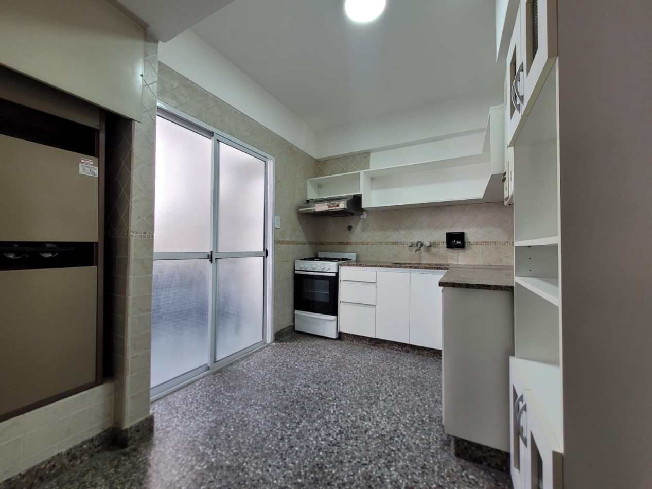 DEPARTAMENTO 3 AMBIENTES CON BALCON SALIENTE