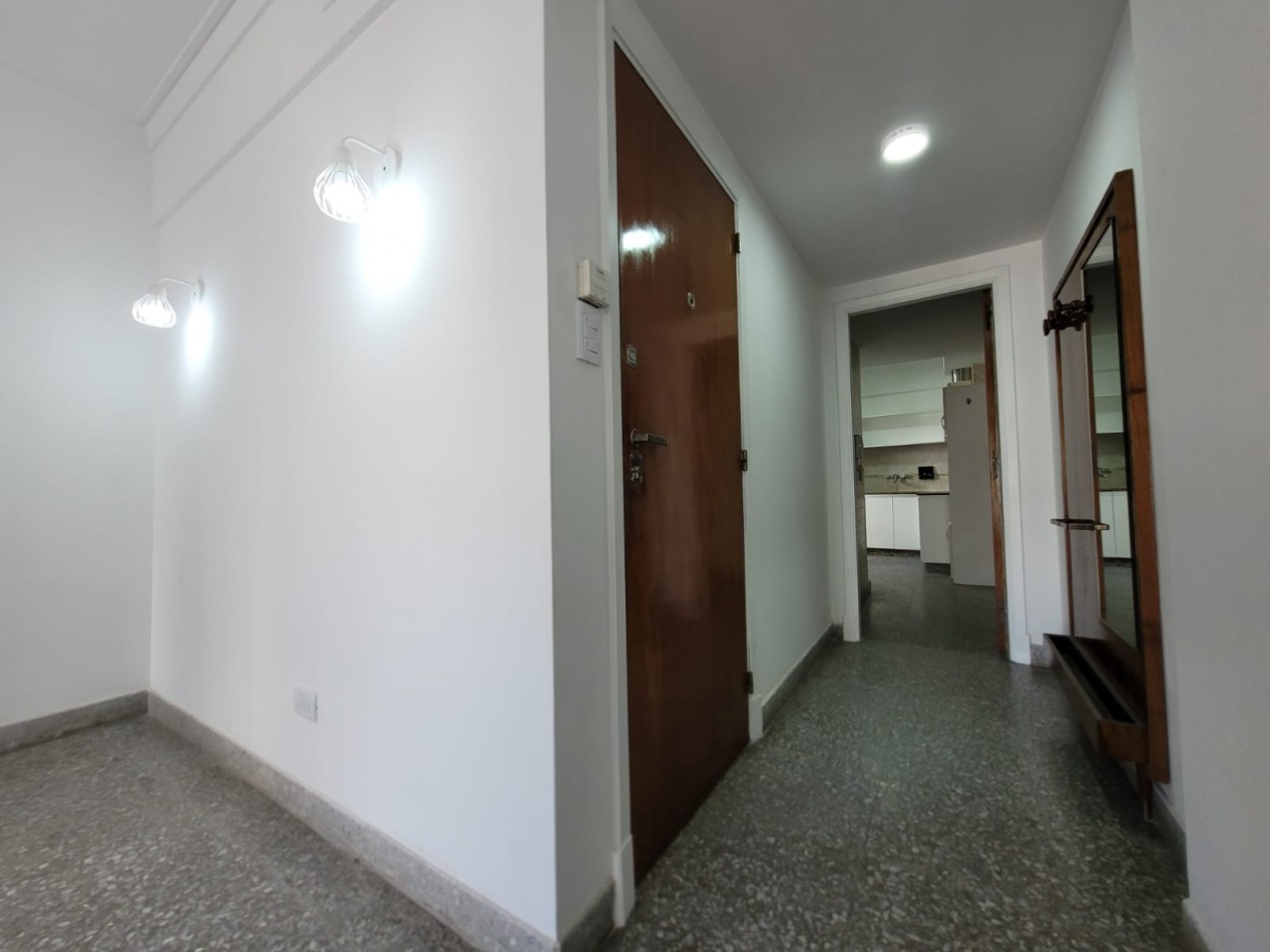 DEPARTAMENTO 3 AMBIENTES CON BALCON SALIENTE