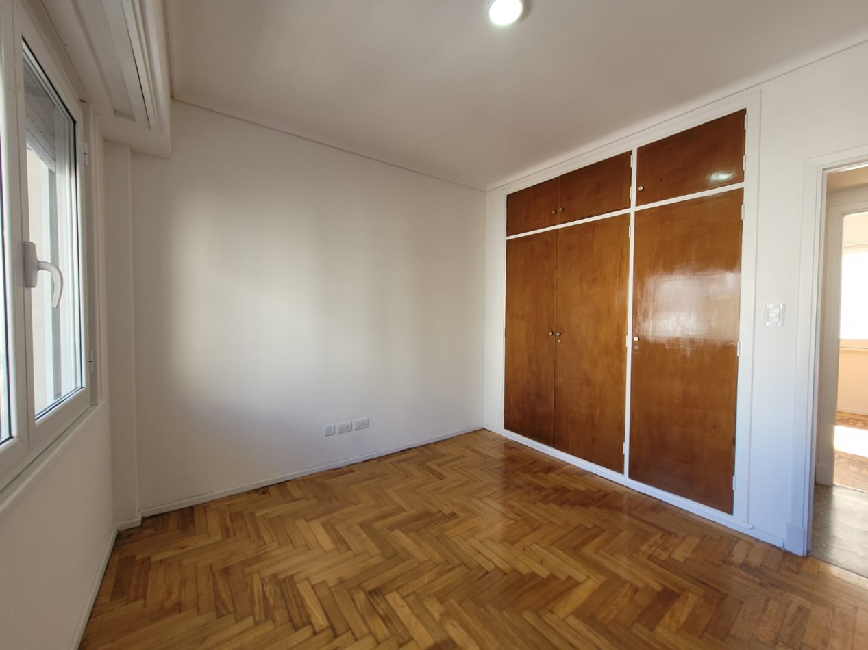 DEPARTAMENTO 3 AMBIENTES CON BALCON SALIENTE
