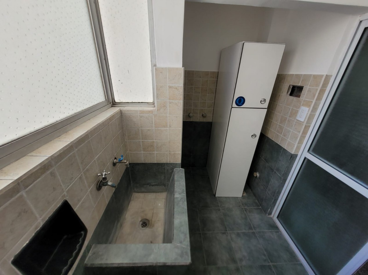 DEPARTAMENTO 3 AMBIENTES CON BALCON SALIENTE