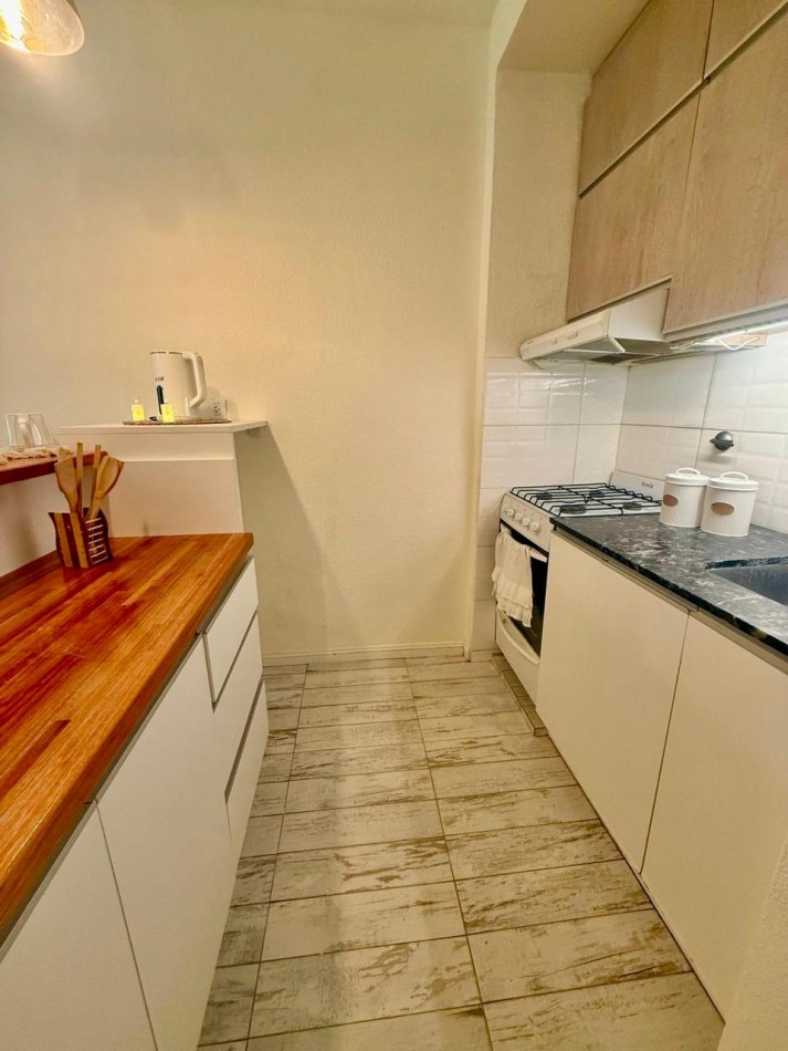 DEPARTAMENTO 1 AMBIENTE A LA CALLE CON VENTANAL EN EL CENTRO. APTO CREDITO