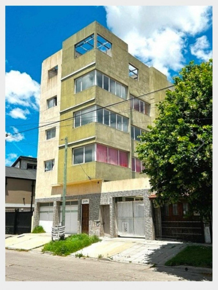 EDIFICIO ENTERO EN CALLE NECOCHEA Y CHILE