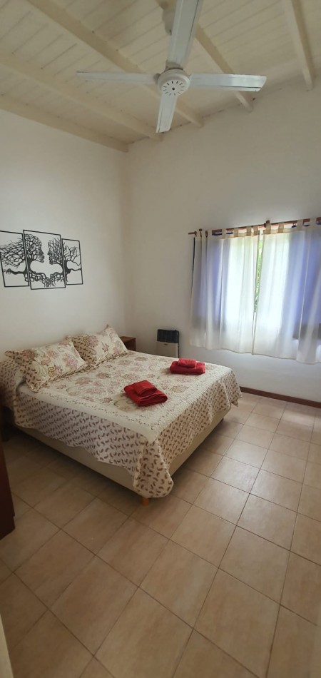 DUPLEX 3 AMBIENTES CON PARQUE Y ENTRADA PARA AUTO EN MIRAMAR. APTO CREDITO