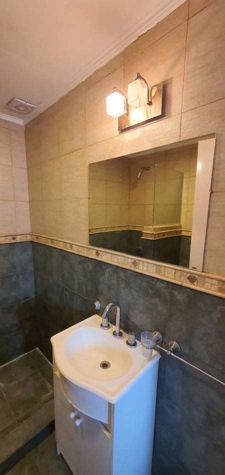 DUPLEX 3 AMBIENTES CON PARQUE Y ENTRADA PARA AUTO EN MIRAMAR. APTO CREDITO