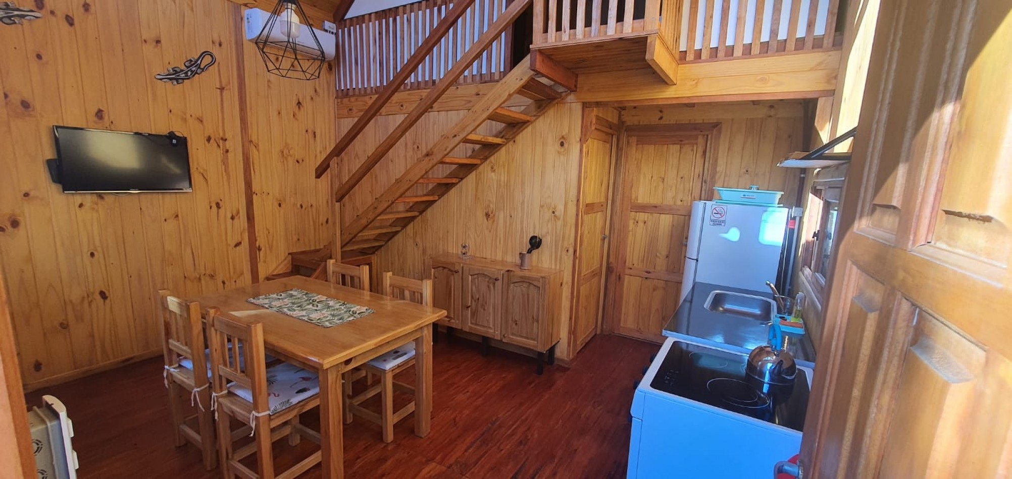 DOS CABAÑAS DE 3 AMBIENTES CON PARQUE Y ENTRADA PARA AUTO EN MIRAMAR. APTO CREDITO