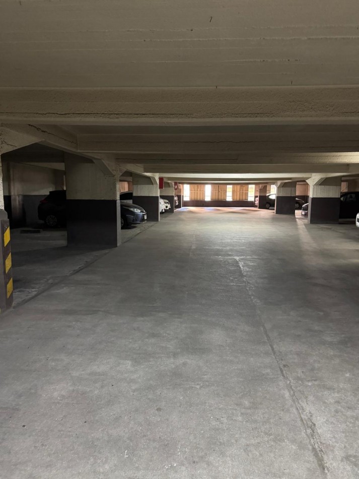 DEPARTAMENTO DE 1 AMBIENTE CON BALCON A LA CALLE Y COCHERA E EN EL CENTRO. APTO CREDITO